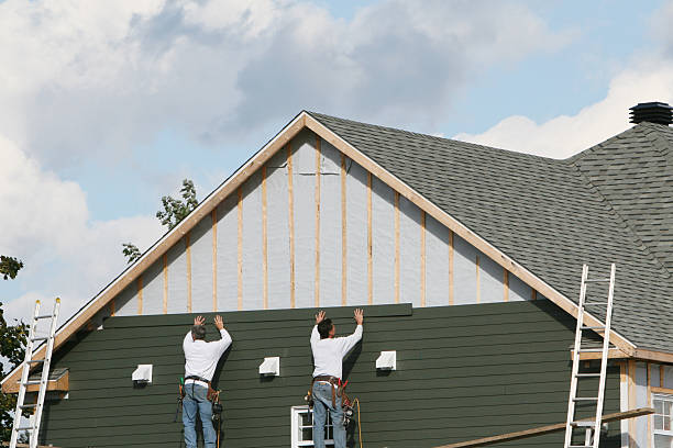 Professional Siding technician working in Deep River, CT